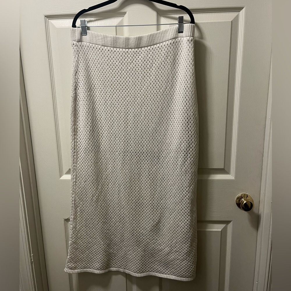 Universal Threads Women’s Cream Knit Skirt w/Side Slit and‎ Partial Lining Sz L
